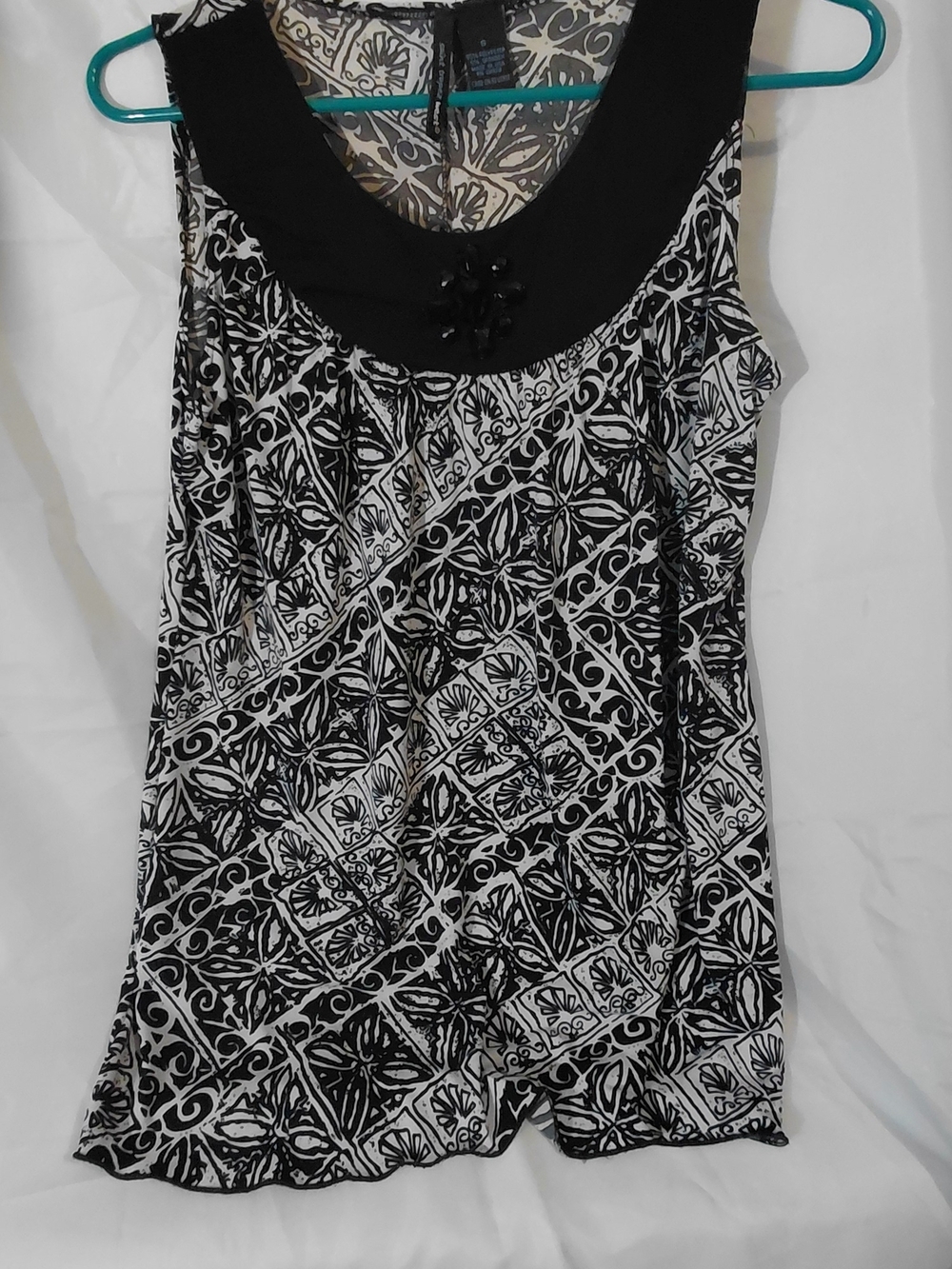 Women’s Black & White Printed Sleeveless Top